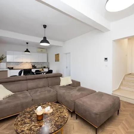 Lux In Split- Jacuzzi&gym&more *