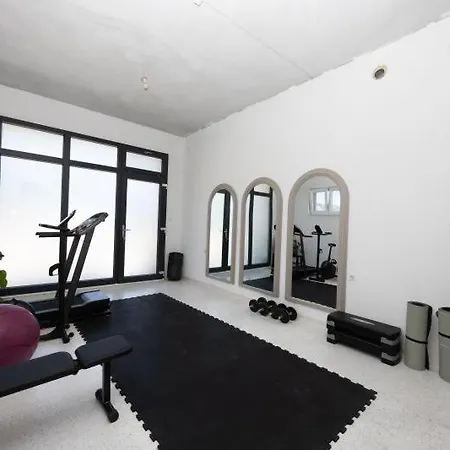 Lux In Split- Jacuzzi&gym&more * ソリン