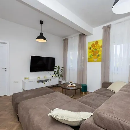 Lux In Split- Jacuzzi&gym&more *