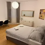 Apartment Lux In Split- Jacuzzi&gym&more *