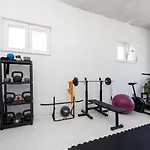 Lux In Split- Jacuzzi&gym&more 索林