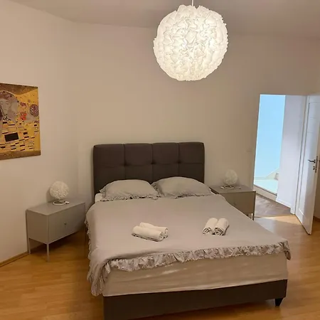 Lux In Split- Jacuzzi&gym&more Solin