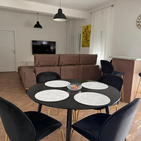 Apartment Lux In Split- Jacuzzi&gym&more *