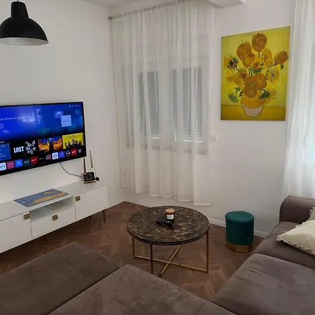 Apartment Lux In Split- Jacuzzi&gym&more *